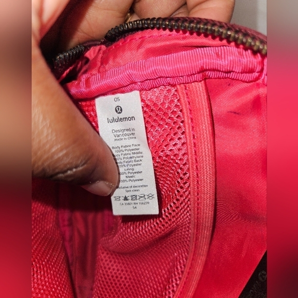 Lululemon Everywhere Belt Bag. Merlot Red - Picture 9 of 10
